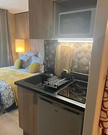 Petit Cocon Des Rives Proche Stanislas-terrasse & Parking Gratuit Apartman
